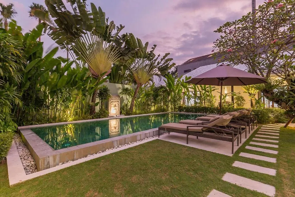 Villa Budha 2 4Bedrs 12M Pool, 700M2 Garden&Bbq, Central & Quiet Seminyak