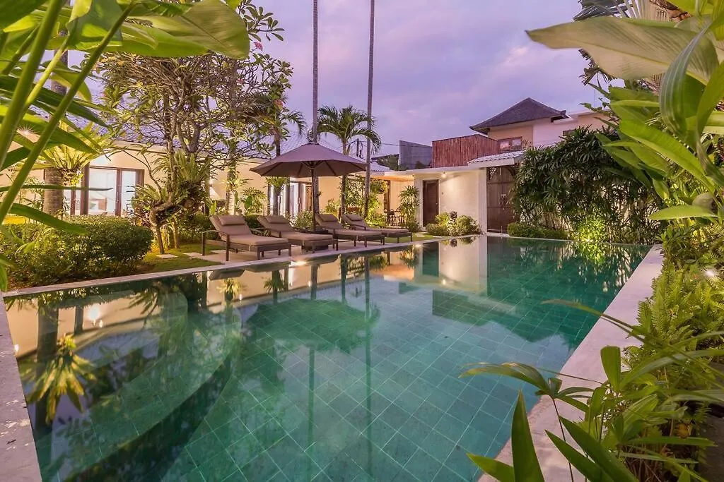 Villa Budha 2 4Bedrs 12M Pool, 700M2 Garden&Bbq, Central & Quiet Seminyak