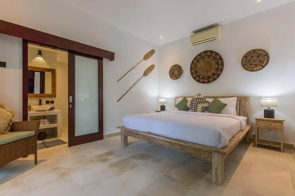 Villa Budha 2 4Bedrs 12M Pool, 700M2 Garden&Bbq, Central & Quiet Seminyak