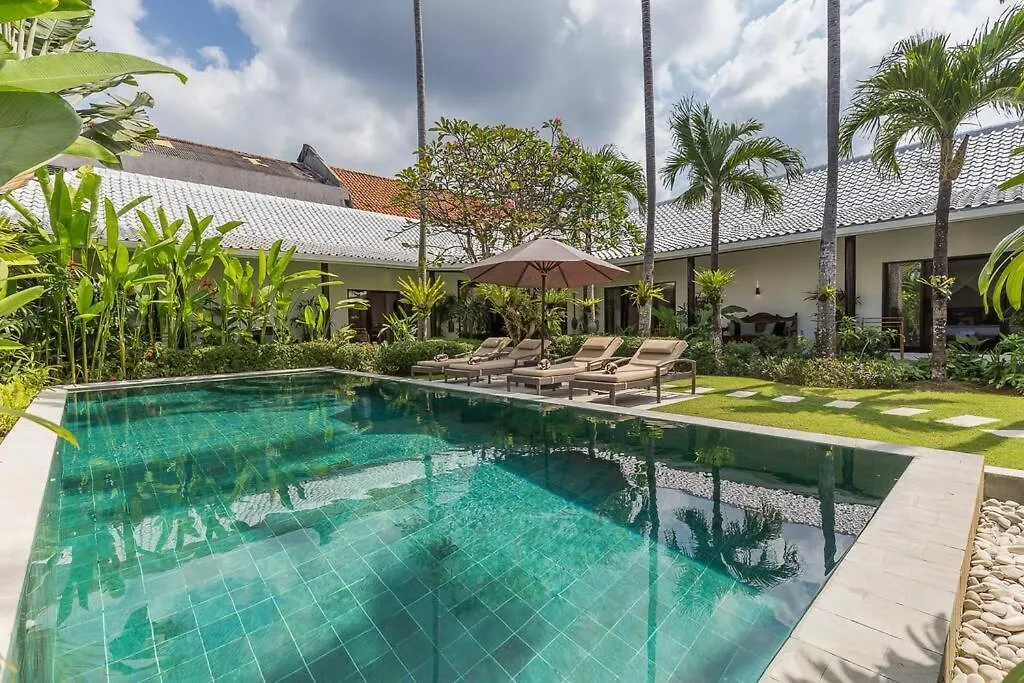 Villa Budha 2 4Bedrs 12M Pool, 700M2 Garden&Bbq, Central & Quiet Seminyak