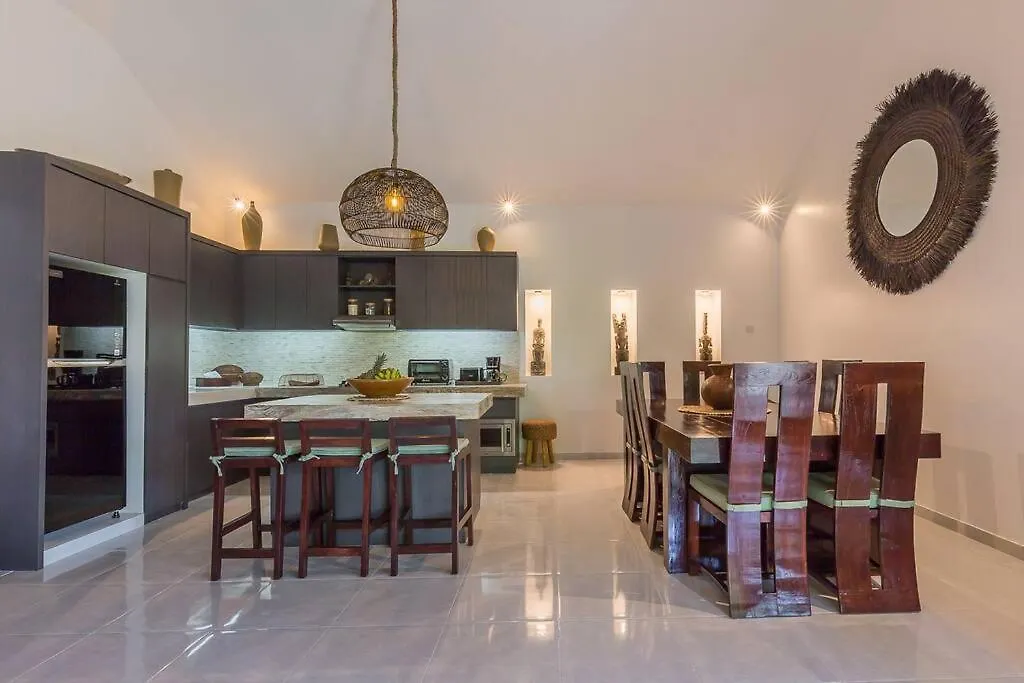 Villa Budha 2 4Bedrs 12M Pool, 700M2 Garden&Bbq, Central & Quiet location