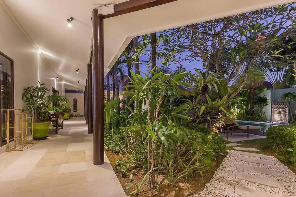 Villa Budha 2 4Bedrs 12M Pool, 700M2 Garden&Bbq, Central & Quiet Seminyak